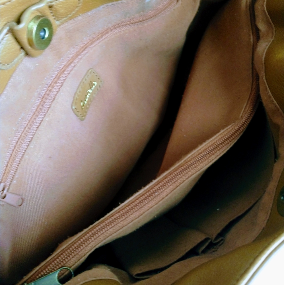 AURIELLE Leather Shoulder Bag - Picture 11 of 12